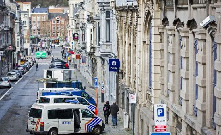 Bruxelles (AFP). Belgique: le cerveau de la cellule jihadiste démantelée toujours en fuite