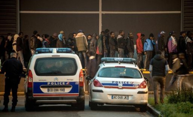Lille (AFP). Calais: violences policières contre des migrants selon Human Rights Watch