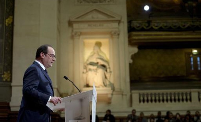 PARIS (AFP). Hollande veut renforcer l'autorité des enseignants en première ligne après les attentats