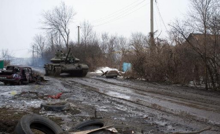 Kiev (AFP). Ukraine: l'armée a abandonné sa principale position à l'aéroport de Donetsk 
