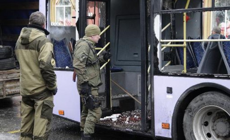 Donetsk (Ukraine) (AFP). L'armée ukrainienne abandonne l'aéroport de Donetsk, 42 morts dans les combats