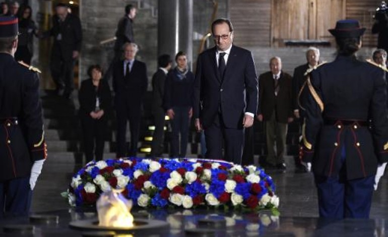 Paris (AFP). Hommage de Hollande aux victimes de la Shoah à Paris, avant une visite à Auschwitz