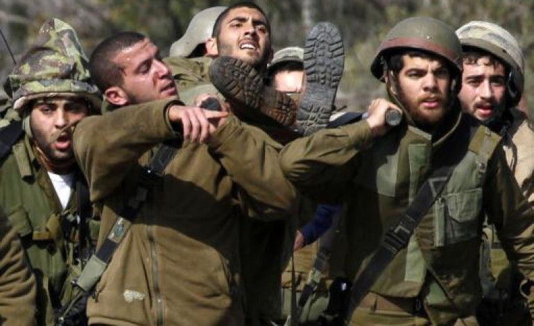 MAJIDIYE (Liban) (AFP). Violences entre le Hezbollah et Israël: deux soldats et un casque bleu tués