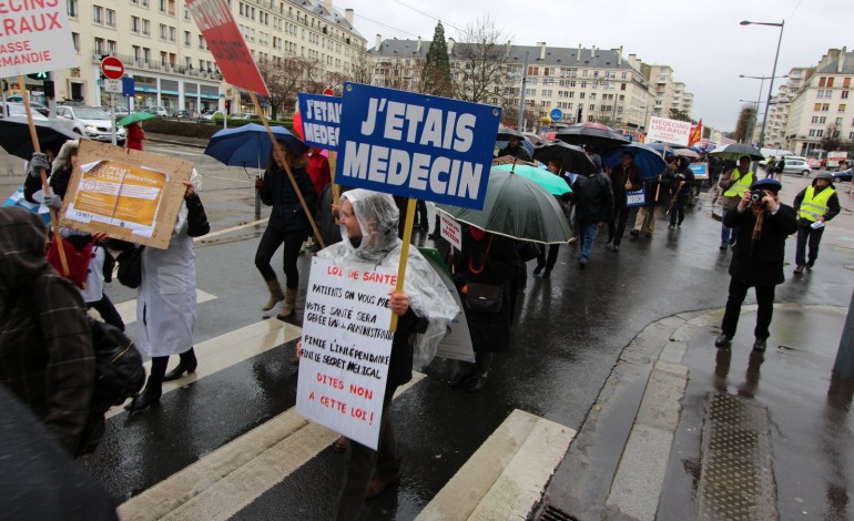 400 médecins dans les rues de Caen contre la réforme Touraine