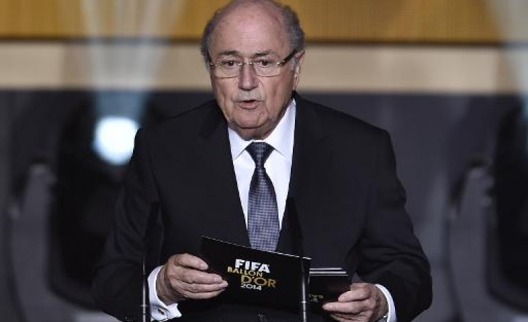 Paris (AFP). Fifa: Blatter dépose sa candidature, Vieira soutient Figo, Ginola s'accroche