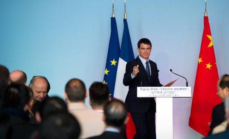 Shanghai (AFP). Valls achève à Shanghai sa visite en Chine avec un bienvenue en France en chinois
