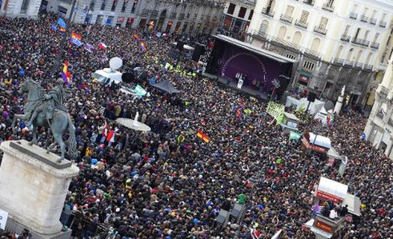 Madrid (AFP). Espagne: Podemos, allié de Syriza, rassemble des milliers de personnes à Madrid