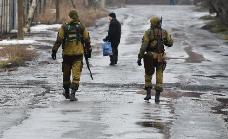 Debaltseve (Ukraine) (AFP). Ukraine: au moins 30 morts dans l'Est, Paris et Berlin appellent au cessez-le-feu