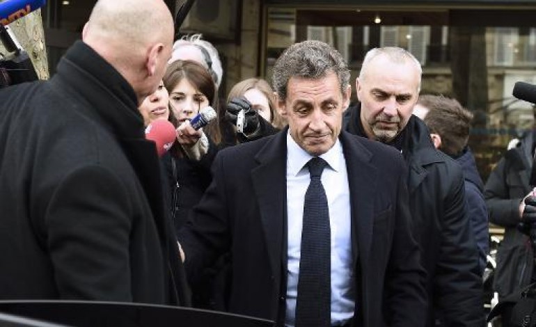 Paris (AFP). Sarkozy: Non au FN mais on laisse les électeurs choisir 