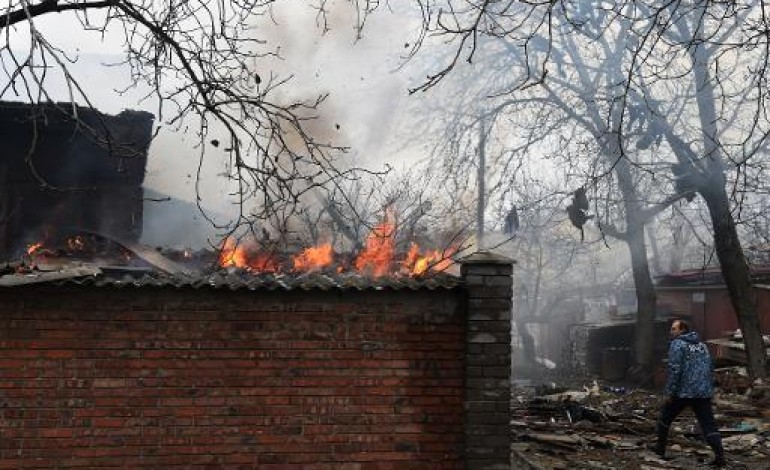 Kiev (AFP). L'Ukraine attend des armes américaines, les combats dans l'est font rage