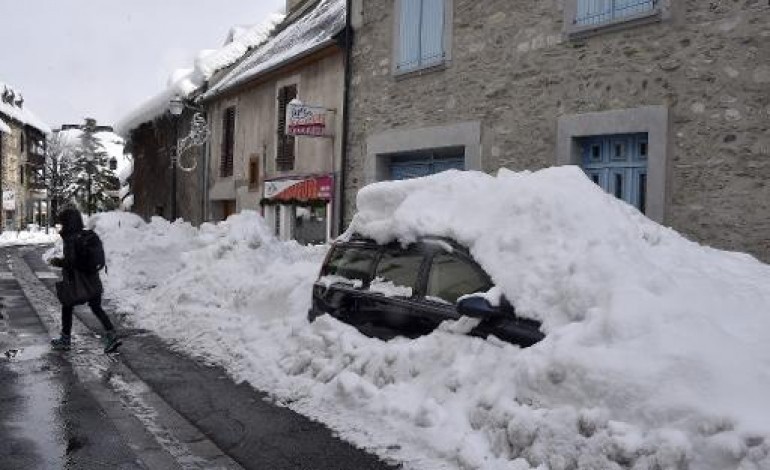 Marseille (AFP). Le Sud-Est se prépare à son tour à se réveiller sous la neige