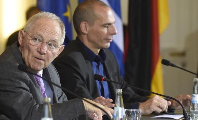 Berlin (AFP). Berlin affiche son désaccord avec la Grèce, qu'elle renvoie à la troïka 