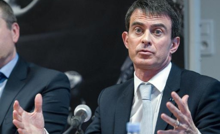 Paris (AFP). Valls: rester lucide face au véritable danger représenté par le FN