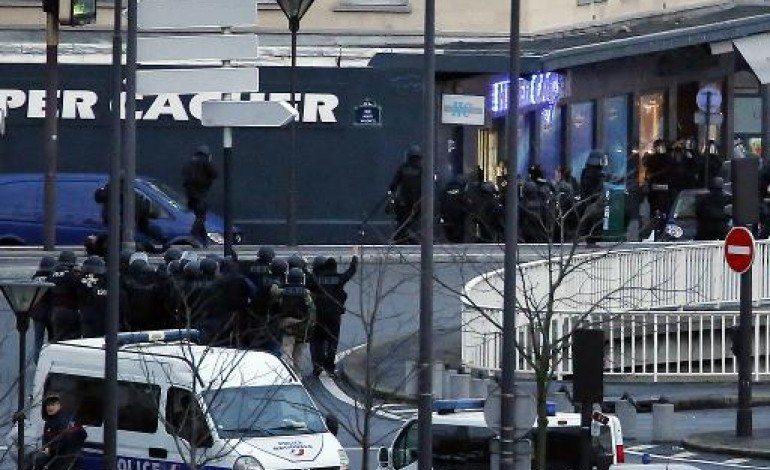 Paris (AFP). Attentats: 21 mises en demeure du CSA à des médias audiovisuels pour manquements graves