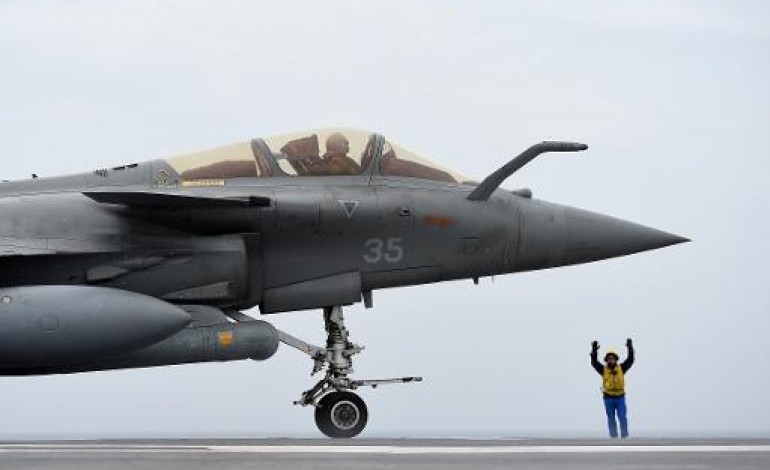 Paris (AFP). Hollande confirme l'achat de 24 avions Rafale par l'Egypte