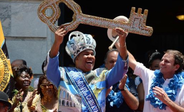 Rio de Janeiro (AFP). Le roi Momo ouvre le Carnaval de Rio : que la fête commence !