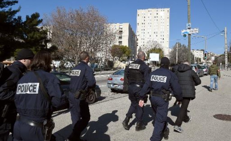 Marseille (AFP). Tirs de Kalachnikov à Marseille: deux interpellations dimanche en Seine-Saint-Denis