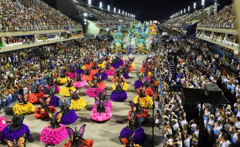 Rio de Janeiro (AFP). Carnaval de Rio: dernière nuit avec hommage à la ville et à l'Afrique