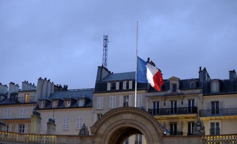 Paris (AFP). Loi Macron: un Conseil des ministres convoqué en urgence, le 49-3 possible