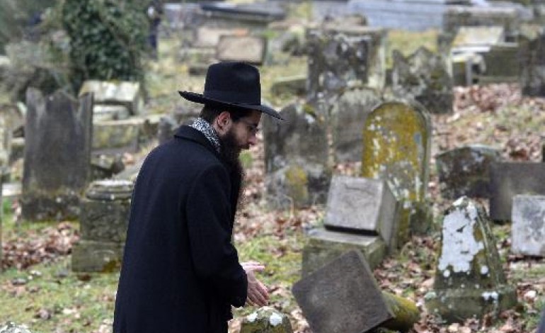 Saverne (France) (AFP). Cimetière juif profané: le mobile antisémite apparaît clairement