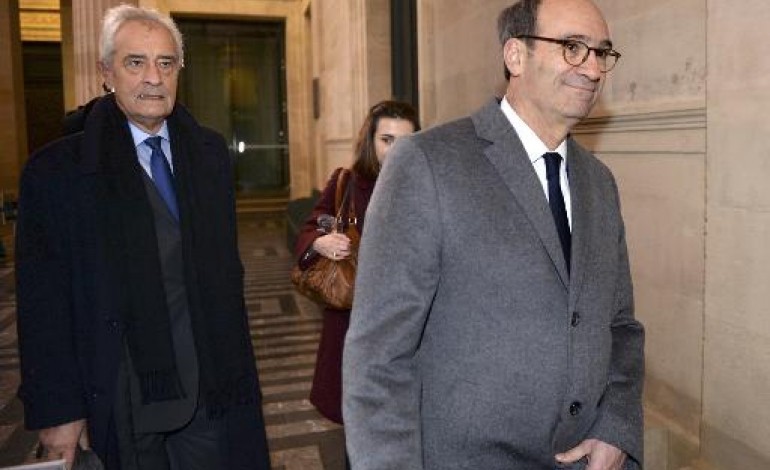 Bordeaux (AFP). Bettencourt: la défense appelle à ne pas se laisser impressionner par
la démesure  