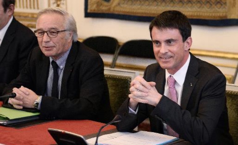 Paris (AFP). Dialogue social : Valls veut réformer au pas de charge 