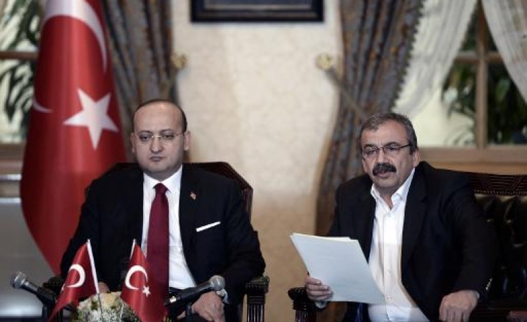 Istanbul (AFP). Turquie: le chef emprisonné du PKK appelle la rébellion kurde à déposer les armes