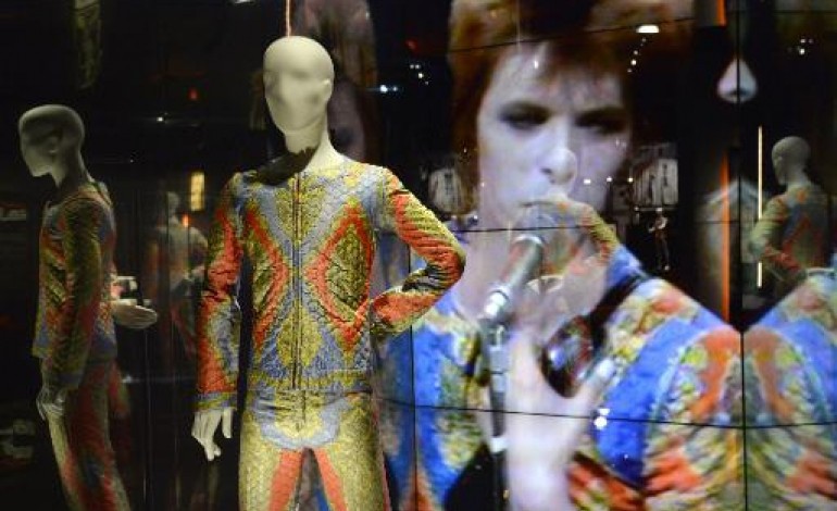 Paris (AFP). L'exposition à succès sur David Bowie fait étape à Paris