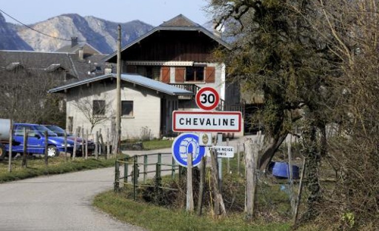 Annecy (AFP). Chevaline: le motard identifié mais il n'aurait pas de lien avec la tuerie