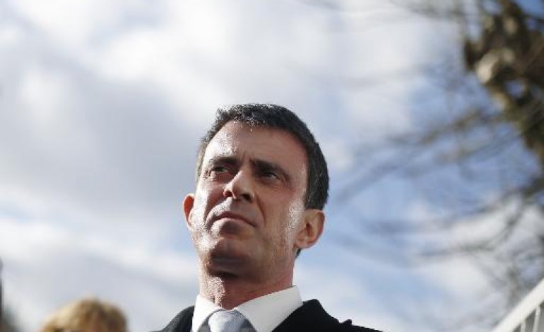 Paris (AFP). Valls fait part de son angoisse face à un FN en mesure de gagner en 2017