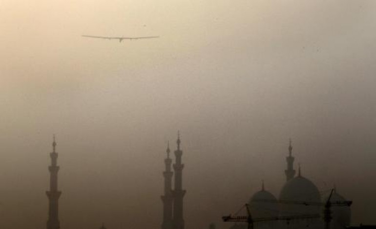 Abou Dhabi (AFP). Solar Impulse 2 a décollé d'Abou Dhabi pour un tour du monde historique