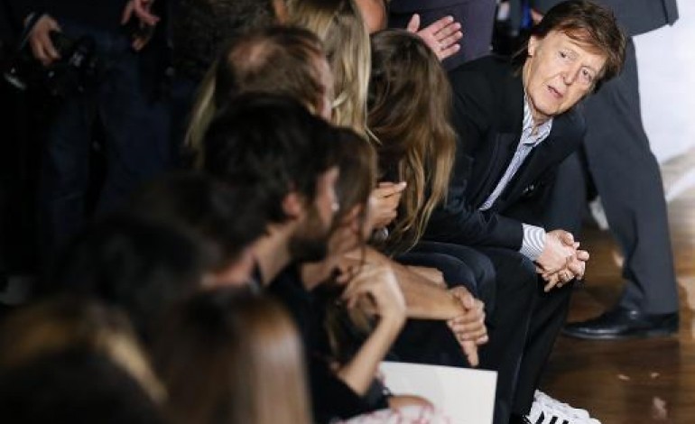 Paris (AFP). Les McCartney fille... et père en vedettes à la Fashion Week