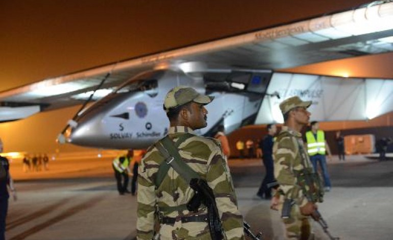Ahmedabad (Inde) (AFP). L'avion solaire SI2 a atterri en Inde