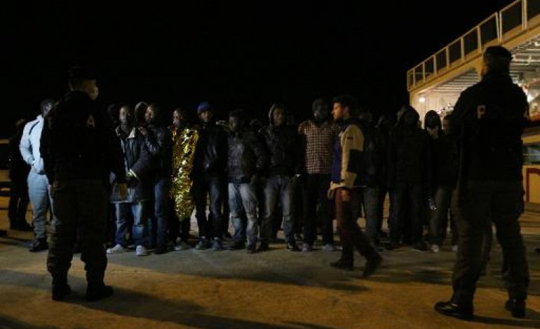 Paris (AFP). UE: le nombre de migrants illégaux a plus que triplé en début d'année