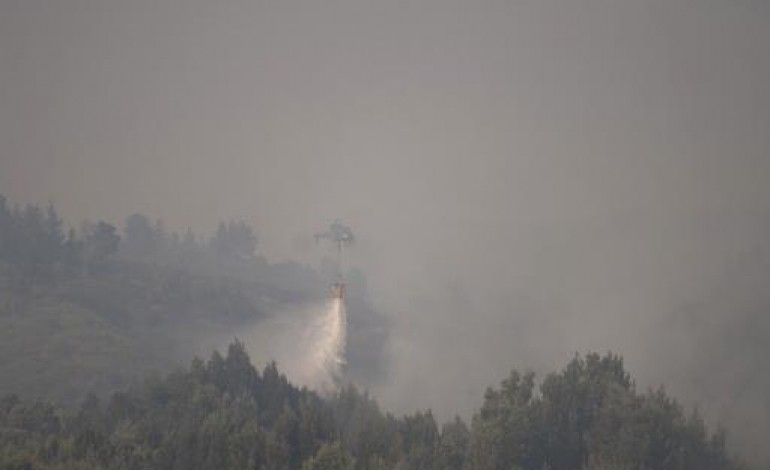 Valparaíso (Chili) (AFP). Chili: état d'urgence à Valparaiso en raison d'un gigantesque feu de forêt
