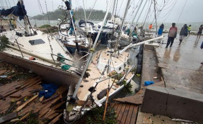 Suva (Fidji) (AFP). Vanuatu: l'archipel, ravagé par un cyclone, appelle à l'aide