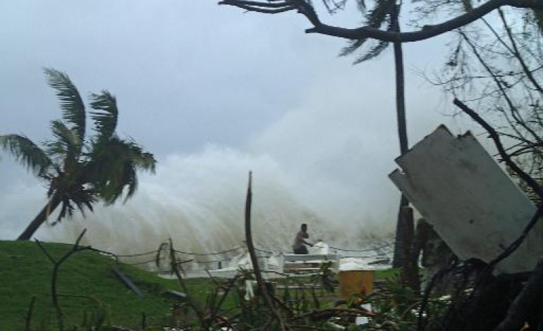 Suva (Fidji) (AFP). Cyclone dévastateur au Vanuatu: état d'urgence décrété, plusieurs morts