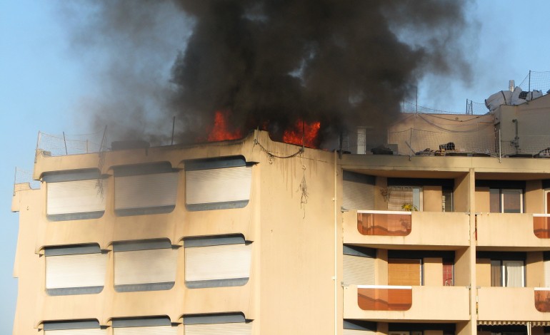 Au Havre, l'immeuble prend feu, 24 habitants relogés