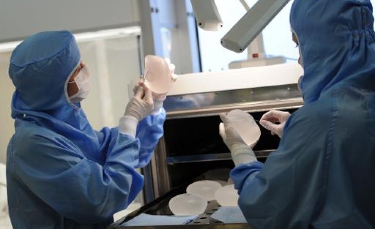 Paris (AFP). De nouveaux cas de cancers en France liés à des implants mammaires