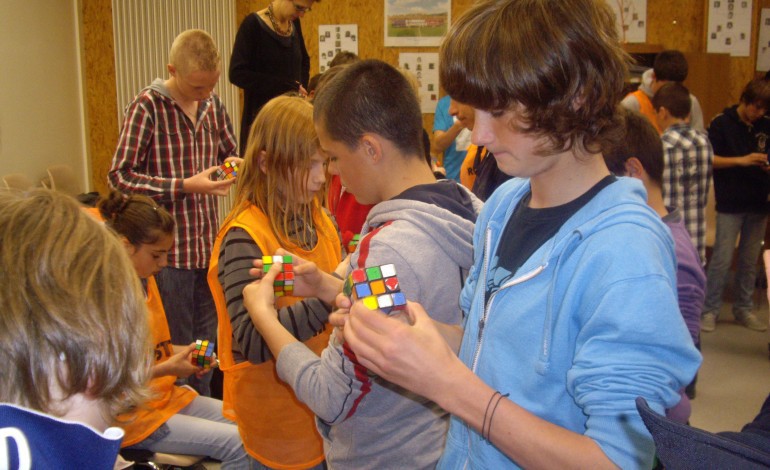Semaine des mathématiques: Rubiks Cube à Gacé
