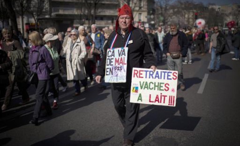 Paris (AFP). Des milliers de retraités manifestent pour des pensions décentes