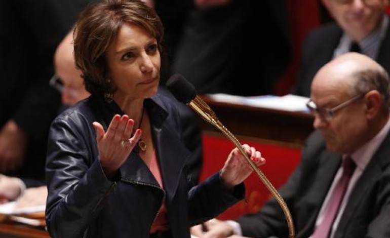 Paris (AFP). Tabac: feu vert des députés français au paquet neutre mi-2016