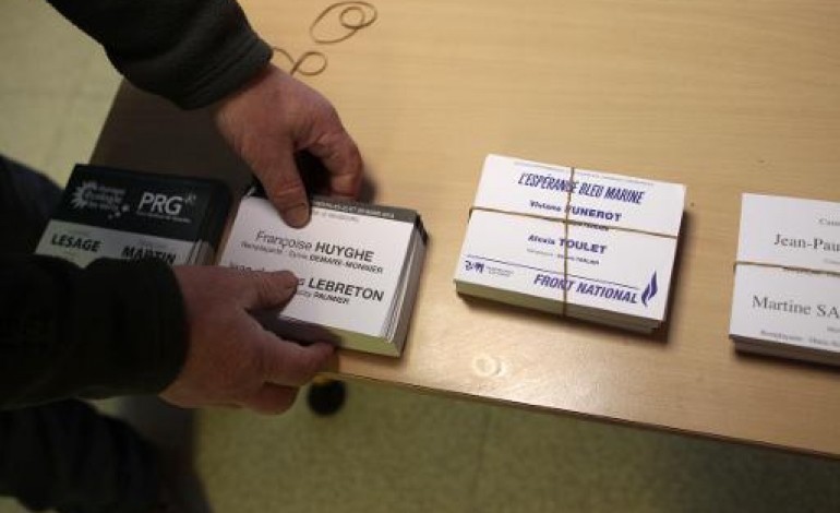 Paris (AFP). Début du vote pour les départementales: beaucoup d'électeurs risquent de s'abstenir