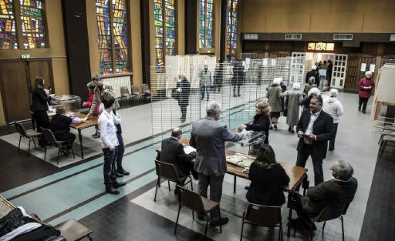 Paris (AFP). Elections départementales: participation en légère hausse à la mi-journée