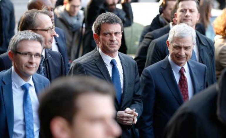 Noisy-le-Grand (AFP). Départementales: Valls exhorte droite et centre à refuser le ni-ni mortifère