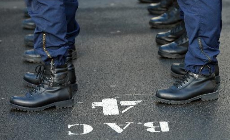 Bobigny (AFP). Cinq policiers d'une BAC de Seine-Saint-Denis soupçonnés de voler des dealers