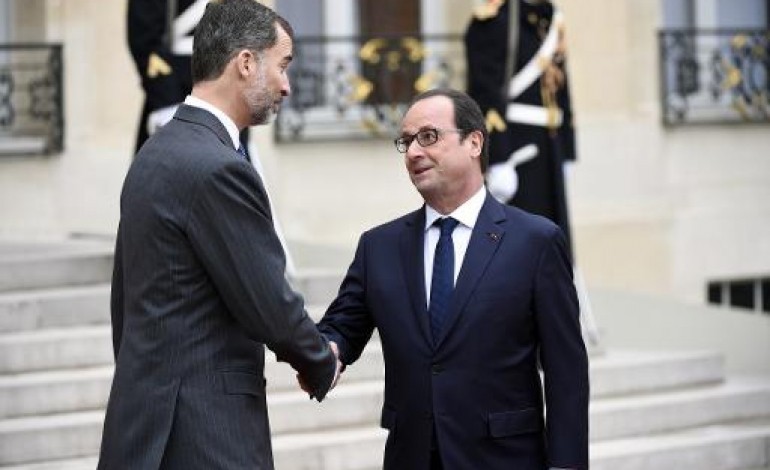 Paris (AFP). L'Espagne en deuil, Felipe VI renonce à sa visite d'Etat à Paris
