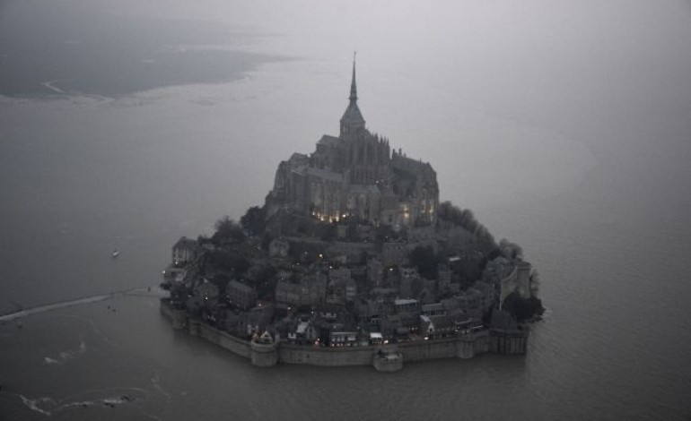 50.000 visiteurs au Mont Saint-Michel pour la marée du siècle
