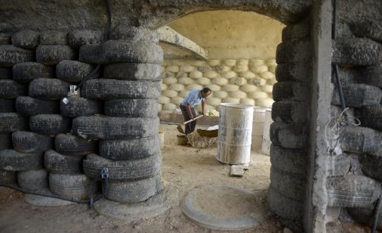 Choachí (Colombie) (AFP). Colombie: des igloos antisismiques construits avec des pneus usagés 