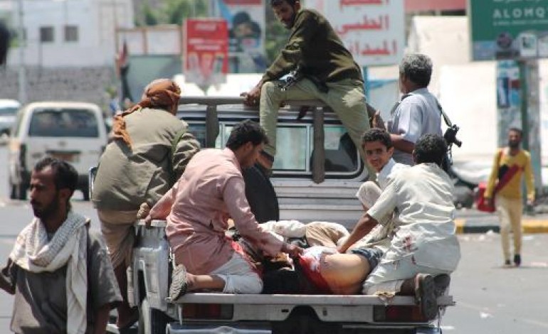Sanaa (AFP). L'Arabie saoudite bombarde les rebelles au Yémen, s'en prend à l'Iran